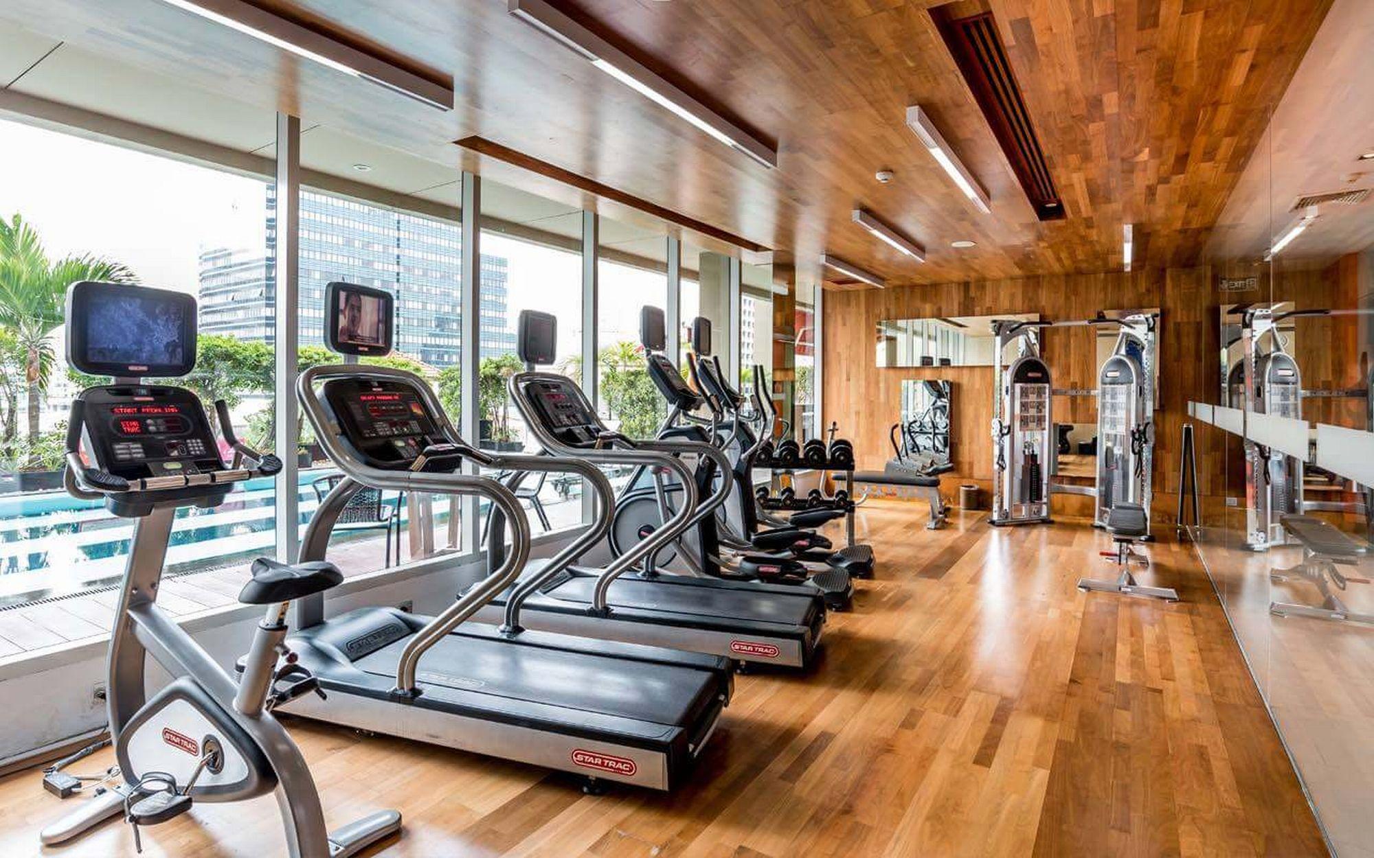 Hilton Garden Inn Bangkok Silom מראה חיצוני תמונה