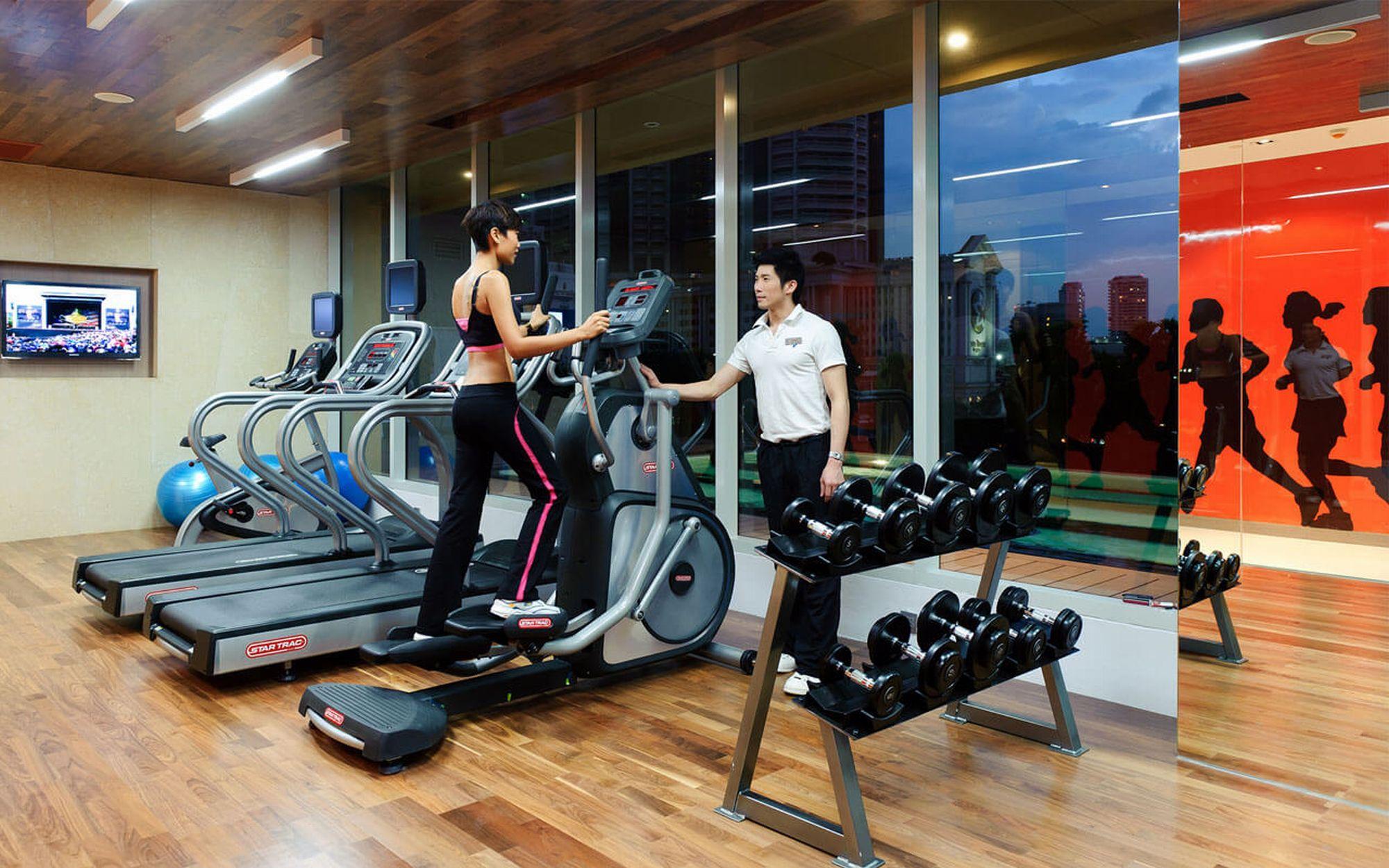 Hilton Garden Inn Bangkok Silom מראה חיצוני תמונה
