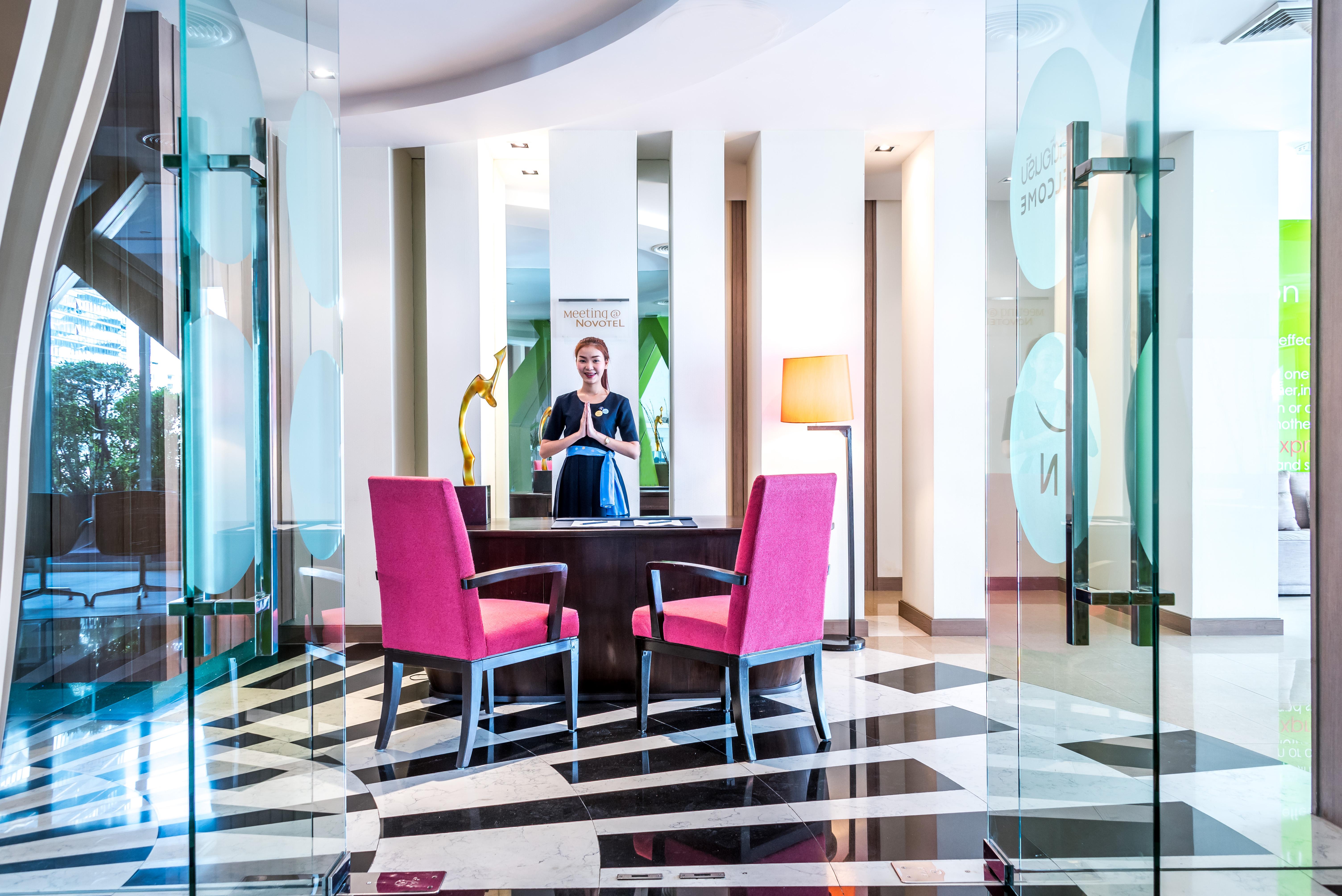 Hilton Garden Inn Bangkok Silom מראה חיצוני תמונה
