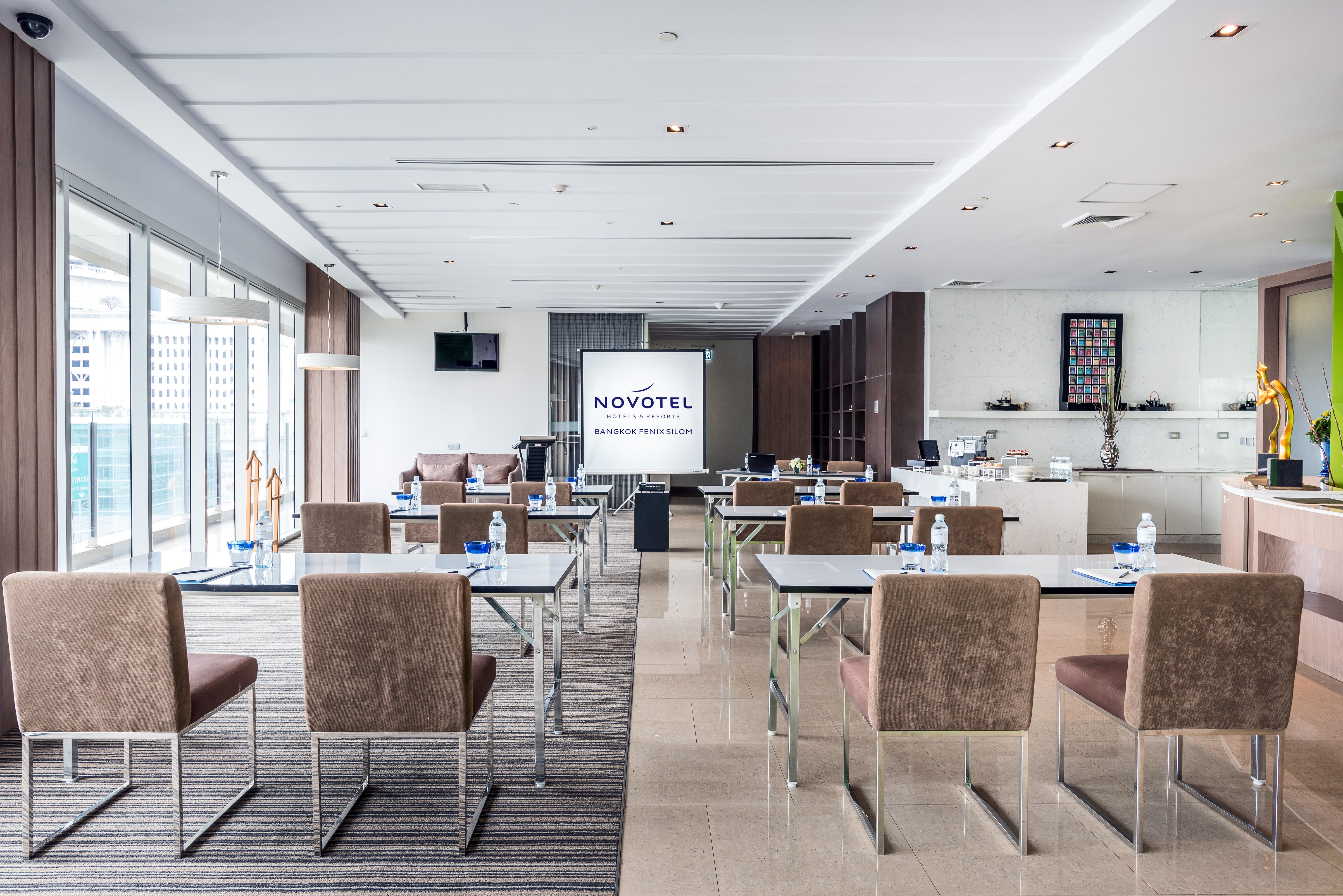 Hilton Garden Inn Bangkok Silom מראה חיצוני תמונה