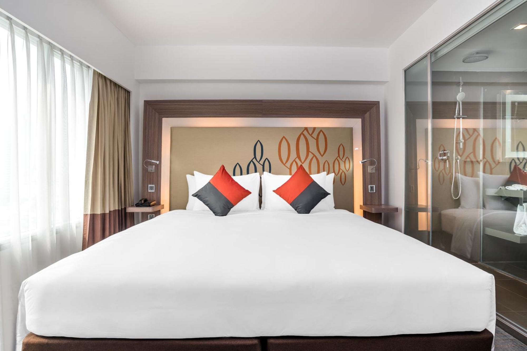 Hilton Garden Inn Bangkok Silom מראה חיצוני תמונה