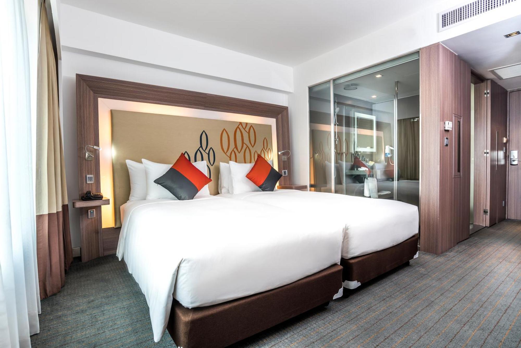 Hilton Garden Inn Bangkok Silom מראה חיצוני תמונה