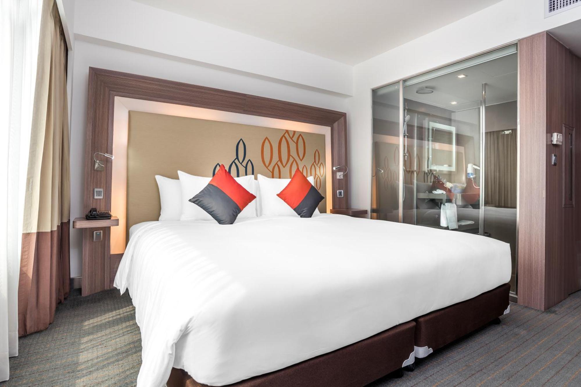 Hilton Garden Inn Bangkok Silom מראה חיצוני תמונה