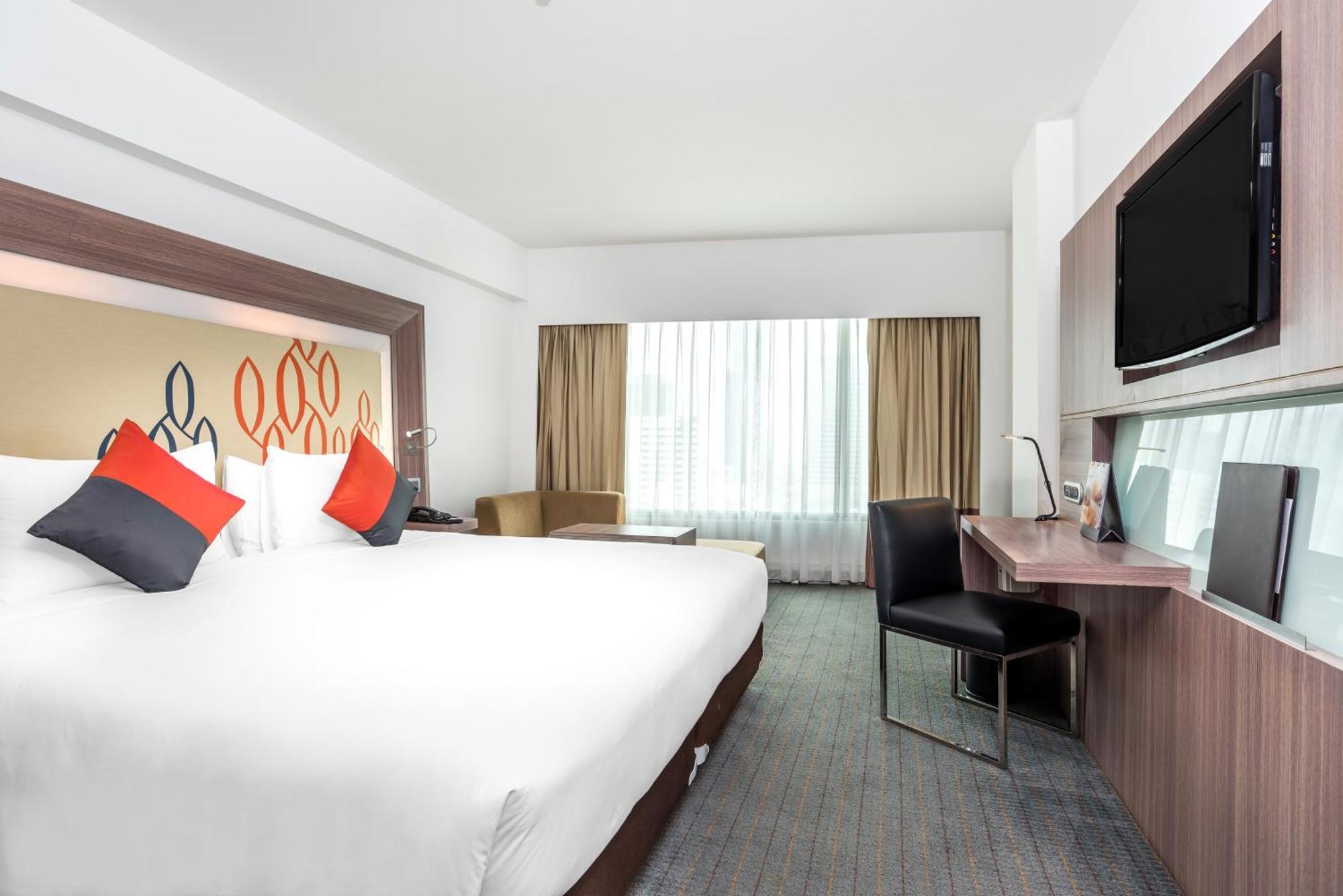 Hilton Garden Inn Bangkok Silom מראה חיצוני תמונה