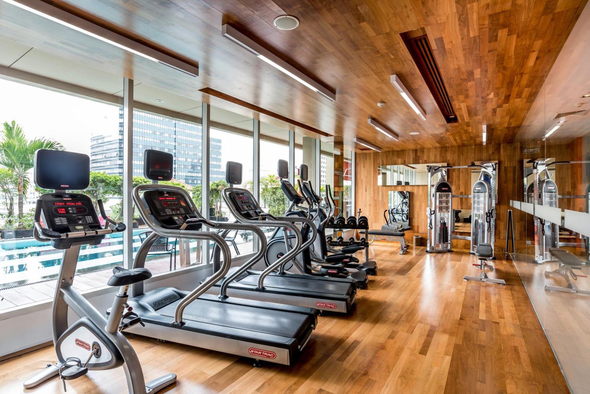 Hilton Garden Inn Bangkok Silom מראה חיצוני תמונה