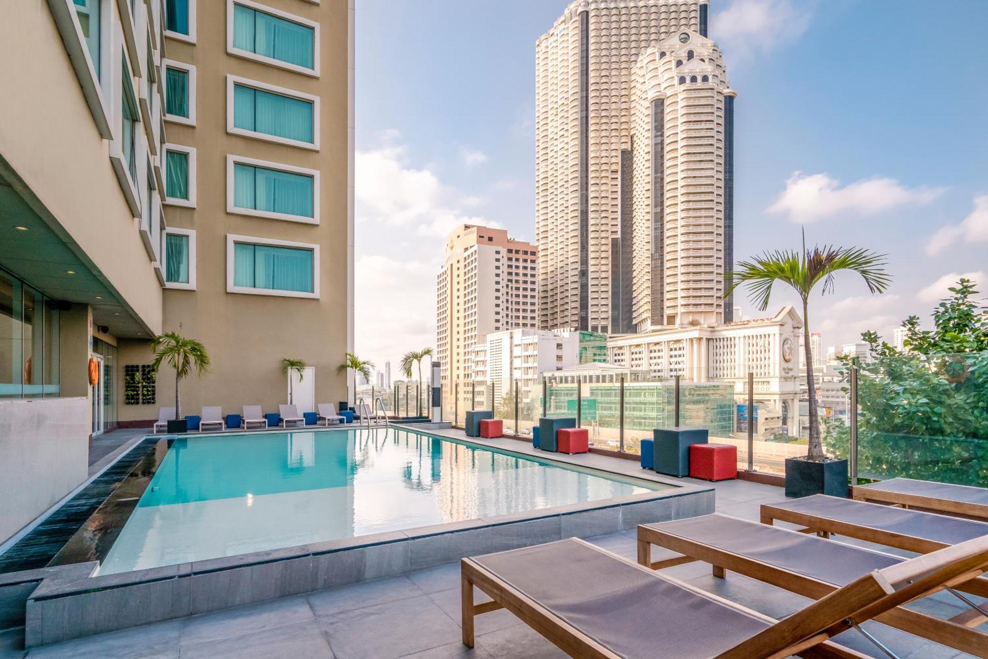 Hilton Garden Inn Bangkok Silom מראה חיצוני תמונה