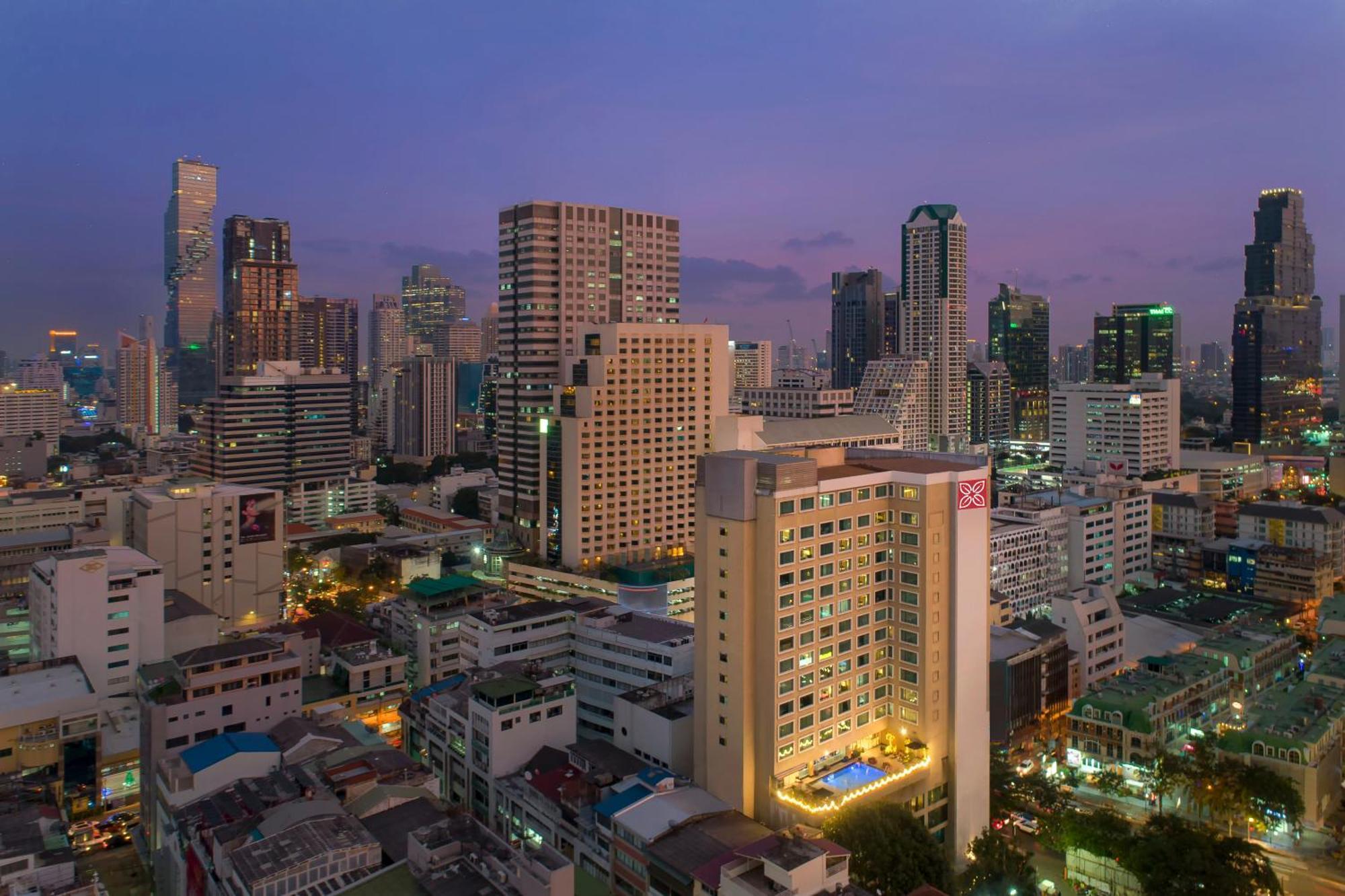 Hilton Garden Inn Bangkok Silom מראה חיצוני תמונה