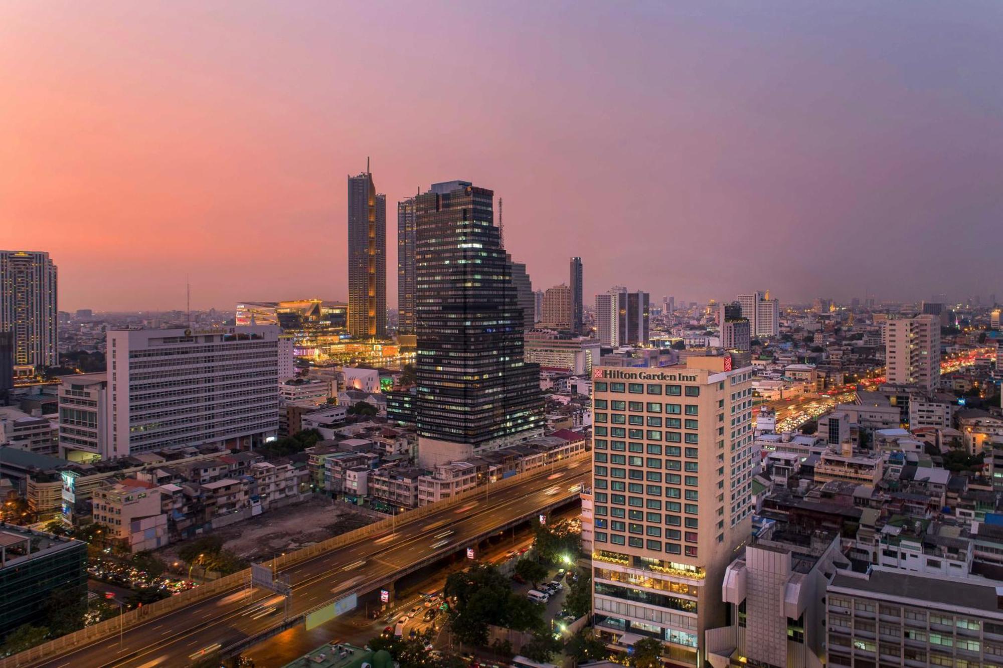 Hilton Garden Inn Bangkok Silom מראה חיצוני תמונה