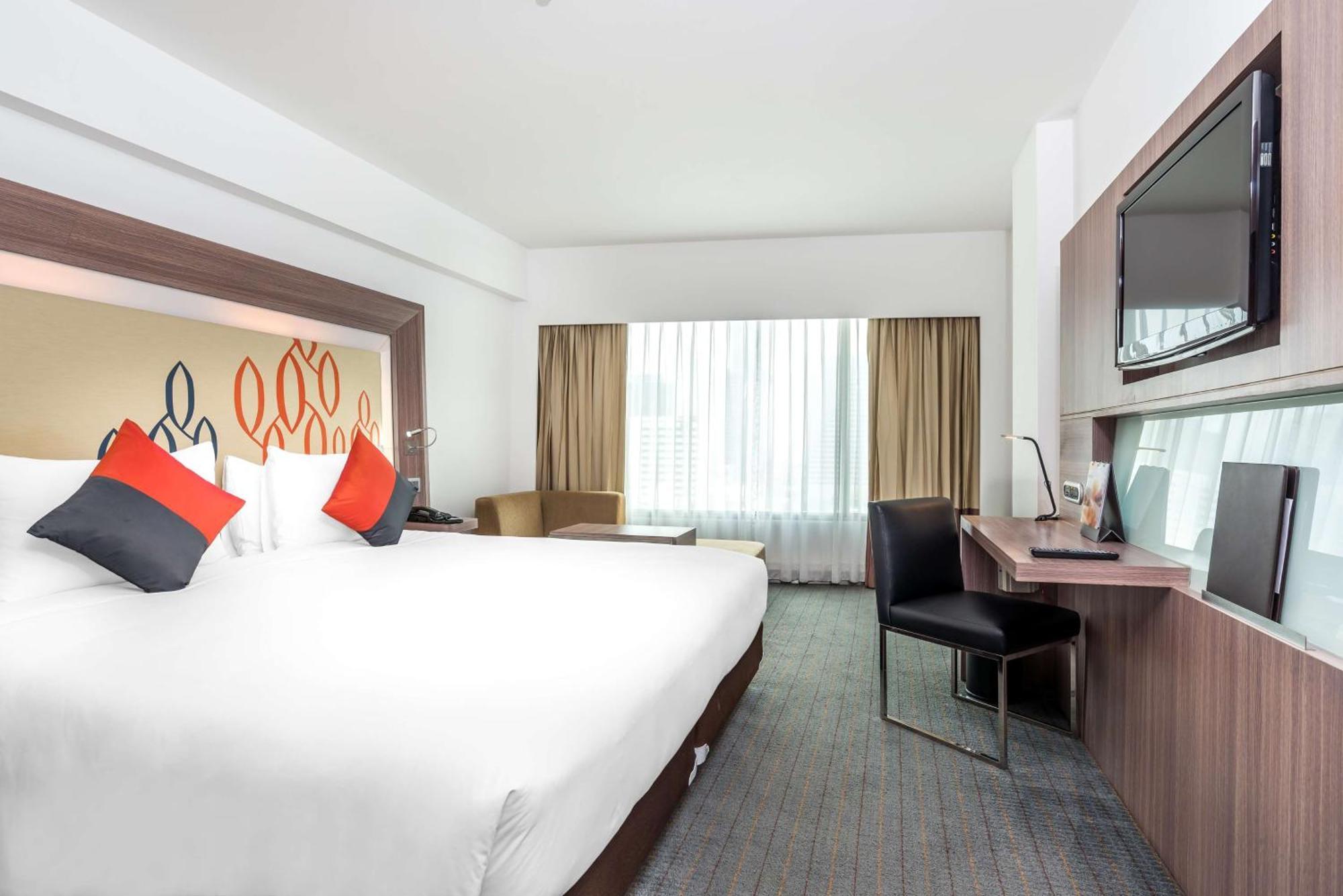 Hilton Garden Inn Bangkok Silom מראה חיצוני תמונה