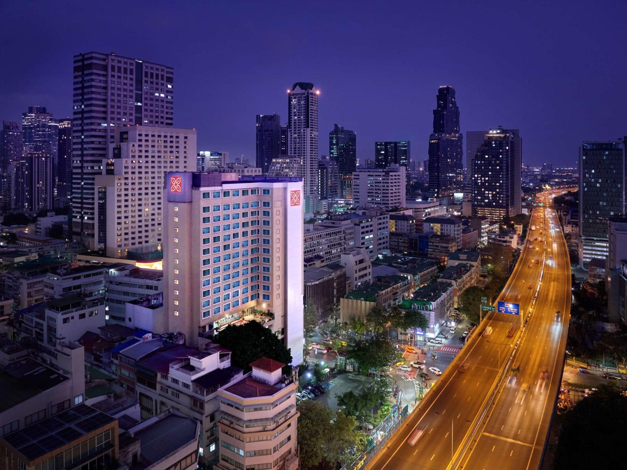 Hilton Garden Inn Bangkok Silom מראה חיצוני תמונה