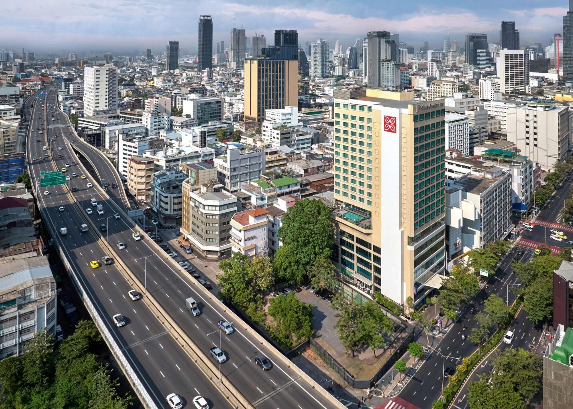Hilton Garden Inn Bangkok Silom מראה חיצוני תמונה