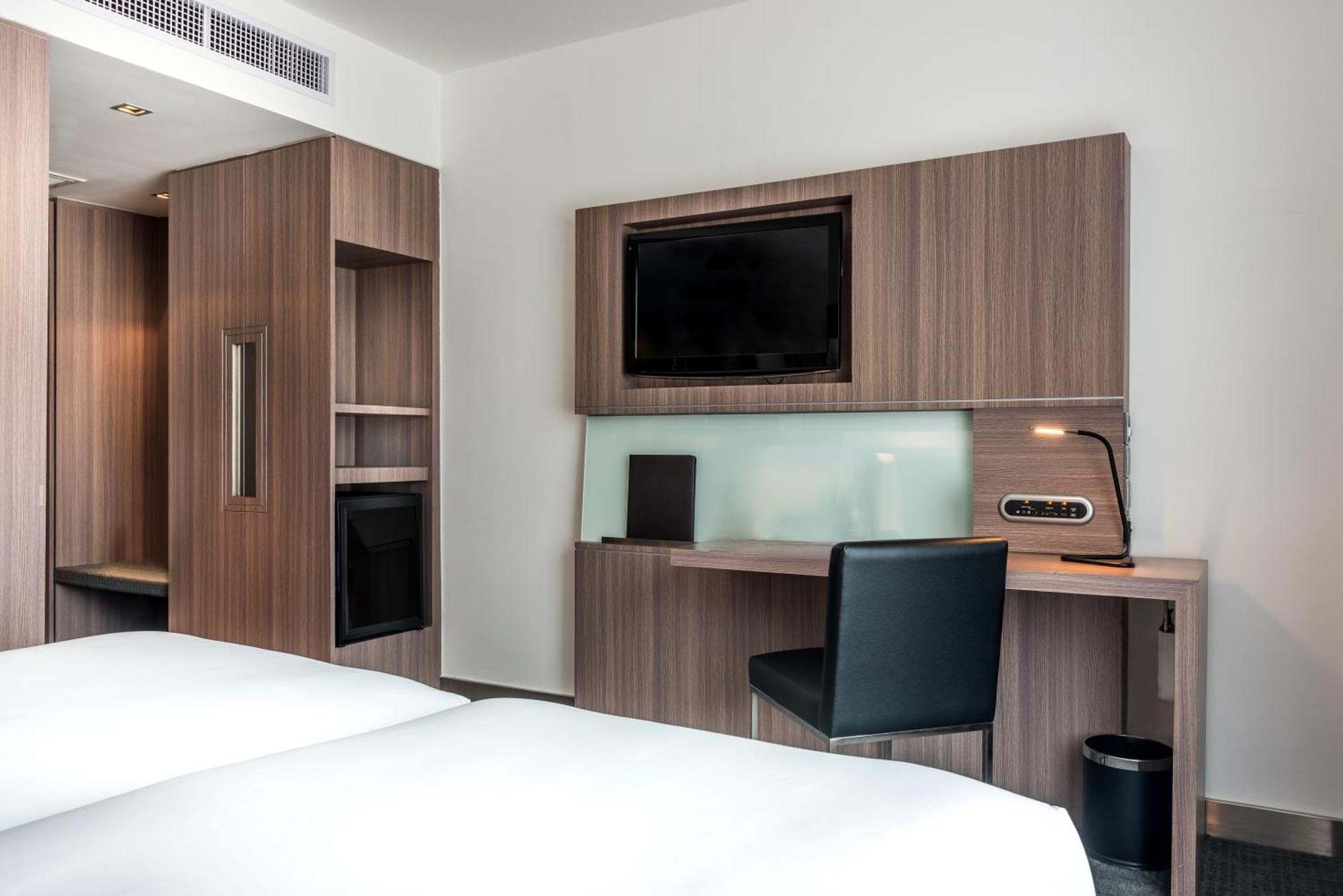 Hilton Garden Inn Bangkok Silom מראה חיצוני תמונה