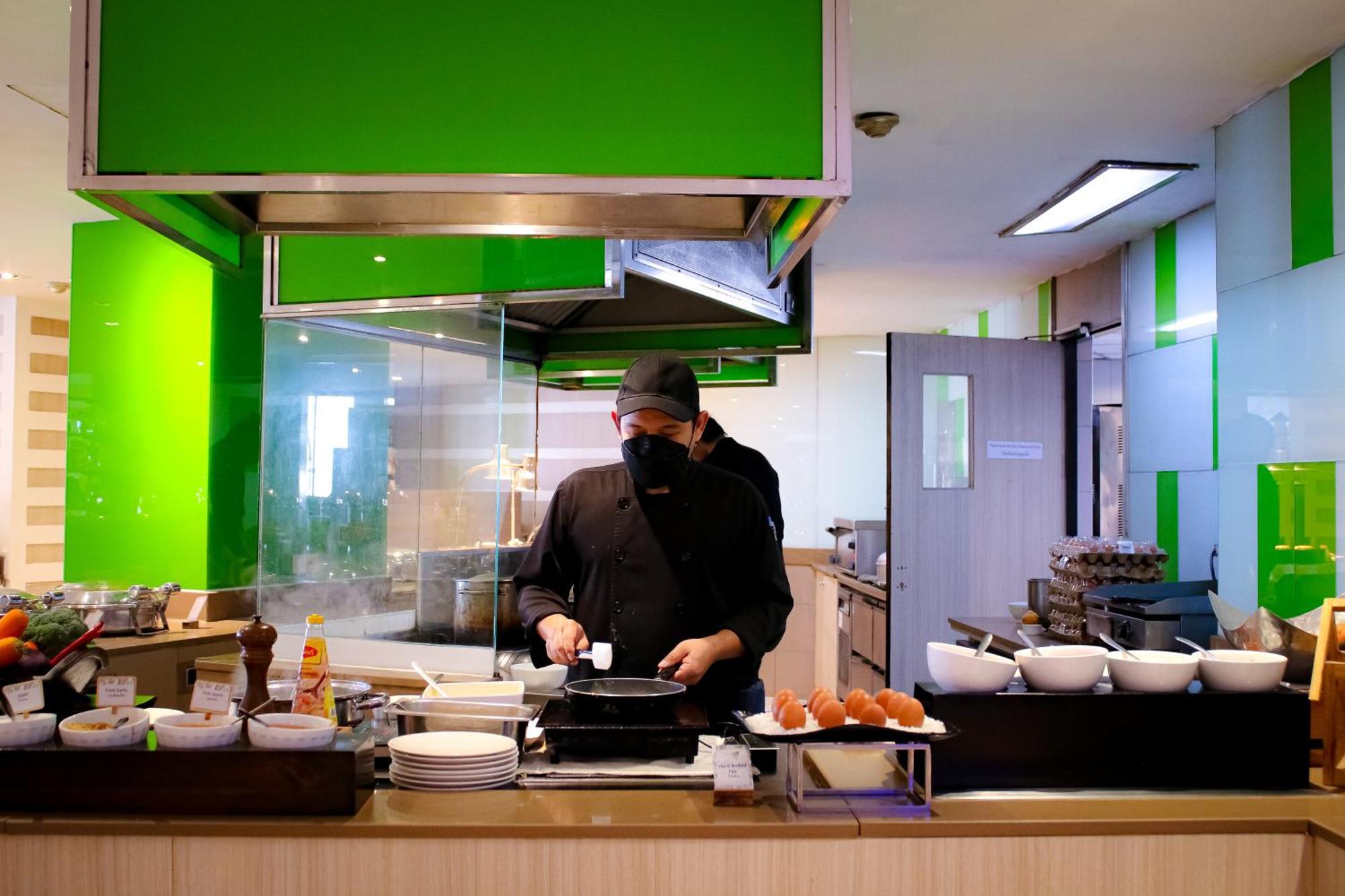 Hilton Garden Inn Bangkok Silom מראה חיצוני תמונה