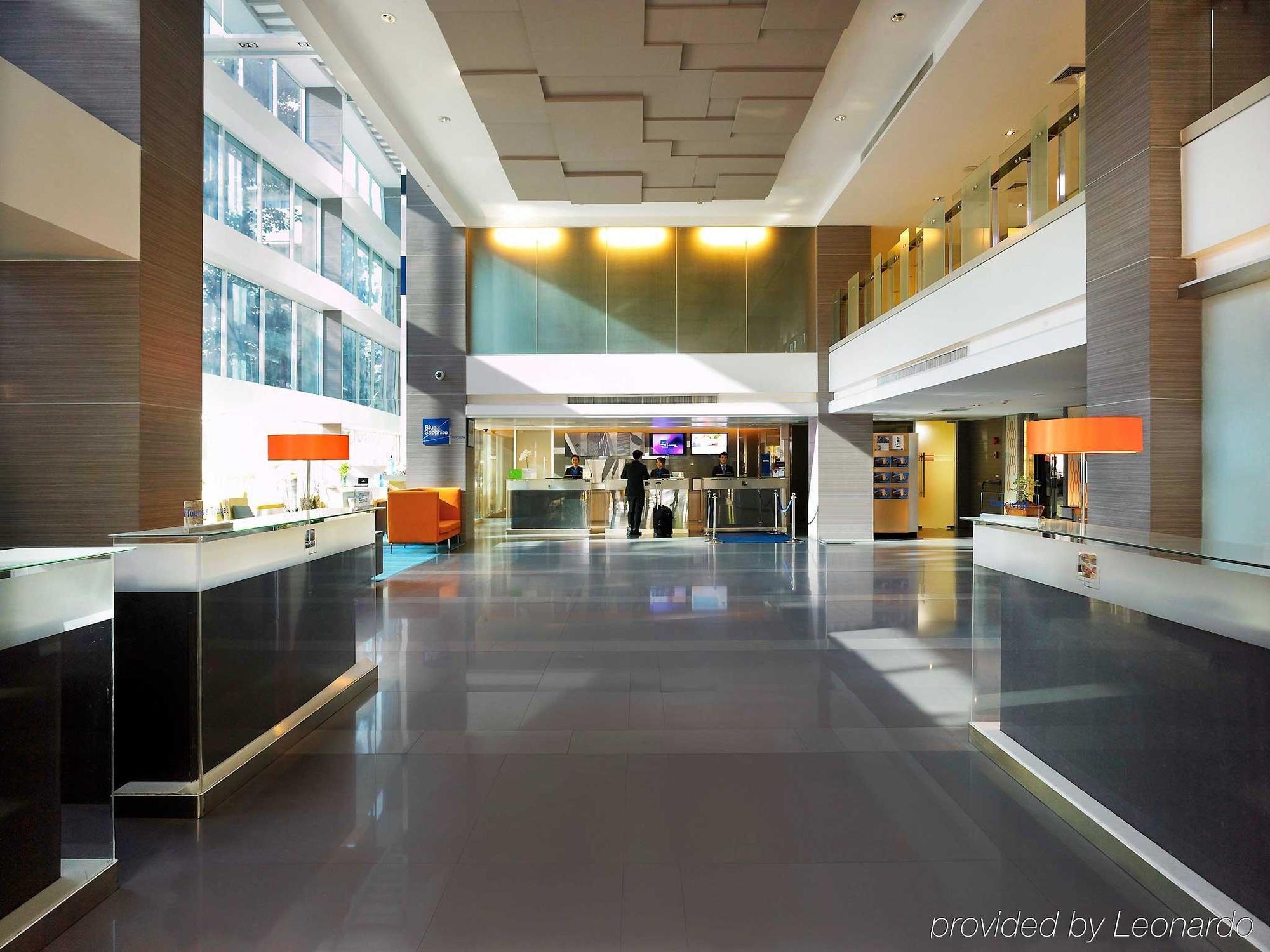Hilton Garden Inn Bangkok Silom מראה פנימי תמונה