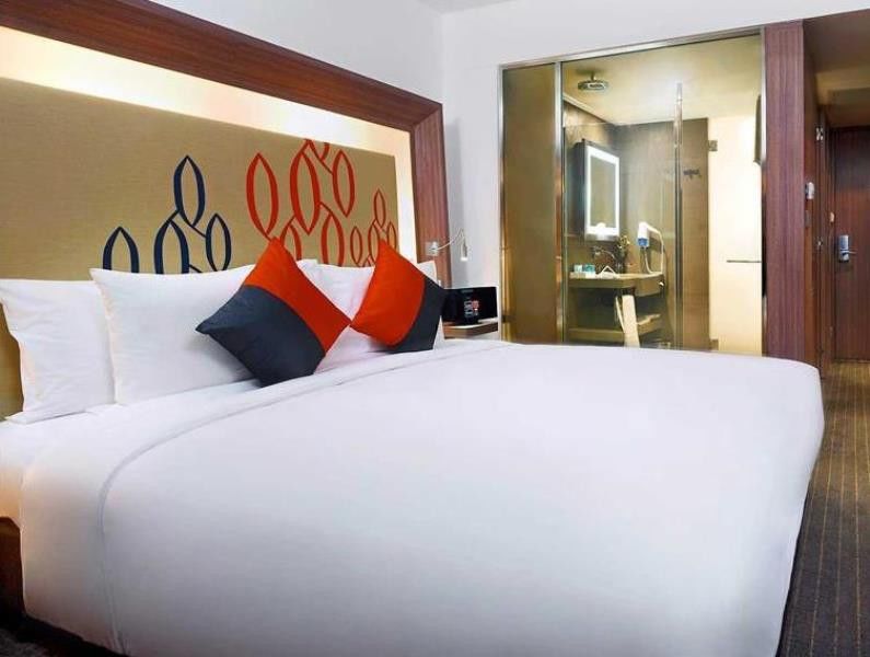 Hilton Garden Inn Bangkok Silom מראה חיצוני תמונה