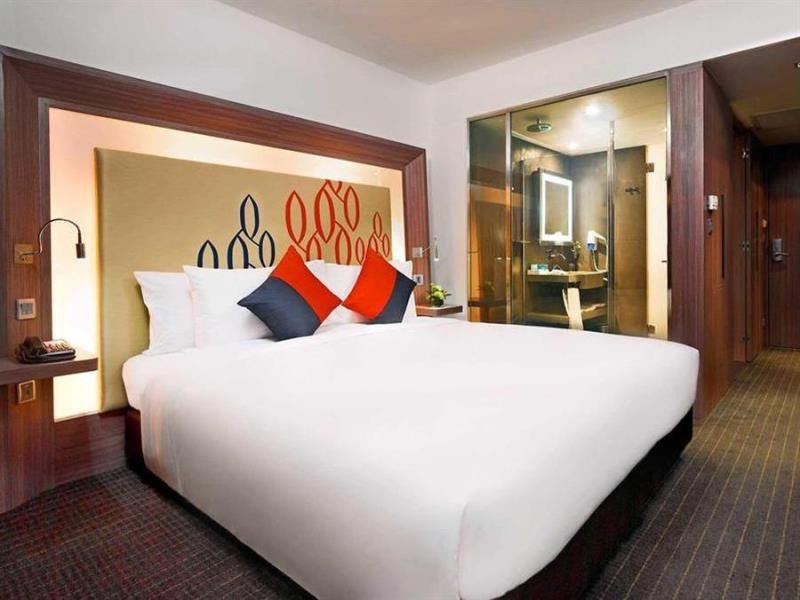 Hilton Garden Inn Bangkok Silom מראה חיצוני תמונה